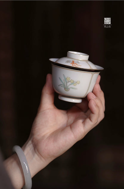 [賦山敘 x Gohobi] “Garden Offering” Green & Ink-Rimmed Gaiwan – Small Hand-Painted Ceramic Gongfu Tea Bowl for Rock Tea