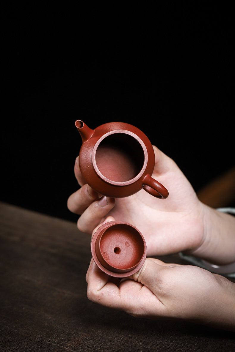 [Chingshui Tang 青水堂] Handemade Yixing Red Zisha Clay Teapot – 100ml Original Ore Zhuni, Traditional Weng-Style, Thin Body, Built-in Filter, Handmade Gongfu Teapot