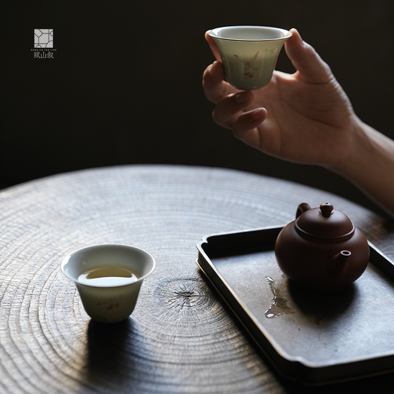 [賦山敘 x Gohobi] Ensemble de tasses à thé Celadon « Oie joueuse » – 3 tasses à thé Gongfu en céramique peintes à la main pour un usage domestique