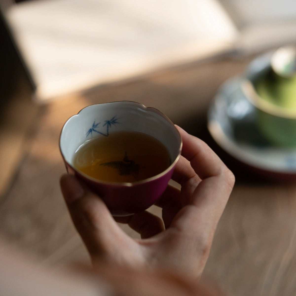 [賦山敘 x Gohobi] “Ink Bamboo & Crane” Kuikou Master Cup – Hand-Painted Jingdezhen Ceramic Tasting Cup