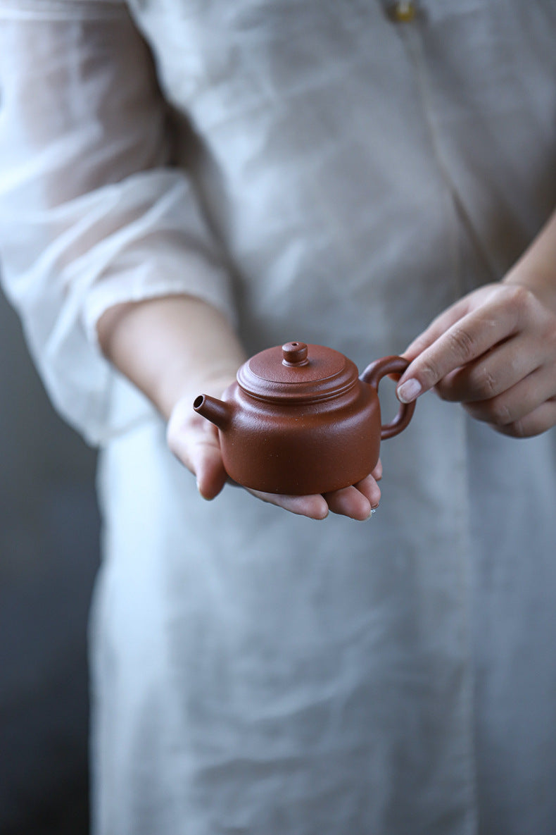 [Chingshui Tang 青水堂] Handmade Yixing Original Ore Sandy Purple Clay "Dezhong" Teapot – 150ml Zen-Inspired Home Brewing Teapot with Built-in Filter