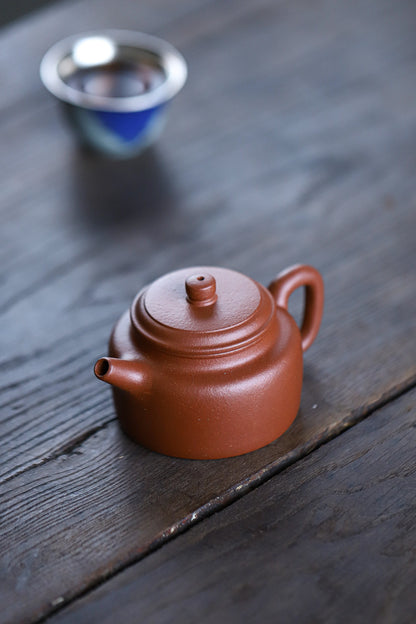 [Chingshui Tang 青水堂] Handmade Yixing Original Ore Sandy Purple Clay "Dezhong" Teapot – 150ml Zen-Inspired Home Brewing Teapot with Built-in Filter