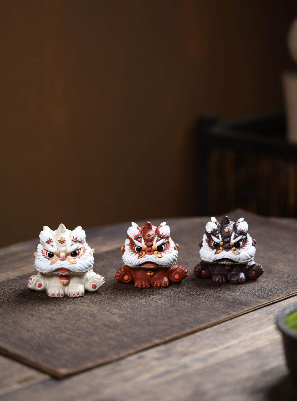 Gohobi Yixing Purple Clay Lion Dance Tea Pet – Handmade Guardian Ornament
