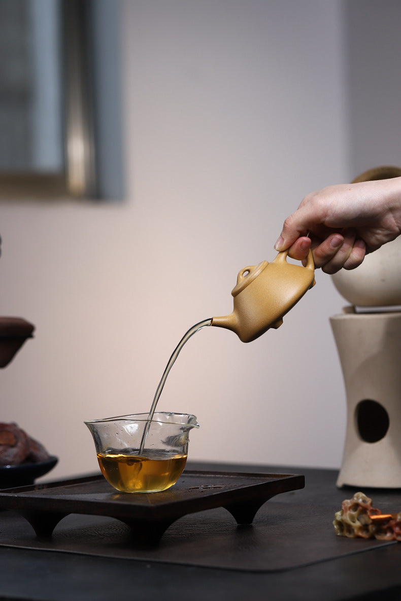 [Chingshui Tang 青水堂] Handmade Yixing Yellow Zisha Clay Teapot – 140ml Original Ore Huangjin Duan (Golden Duan) Clay Shih Piao Teapot, Thin-Walled Gongfu Purple Clay Teaware