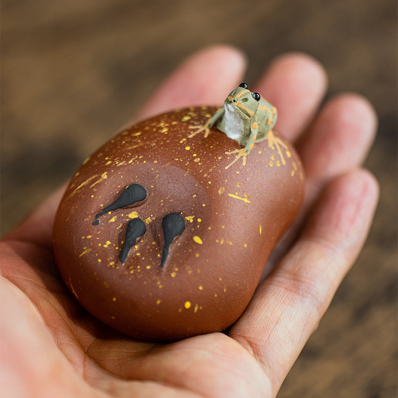 Gohobi Yixing Purple Clay Water-Spraying Stone Frog Tea Pet – Handmade Lotus Pod Ornament