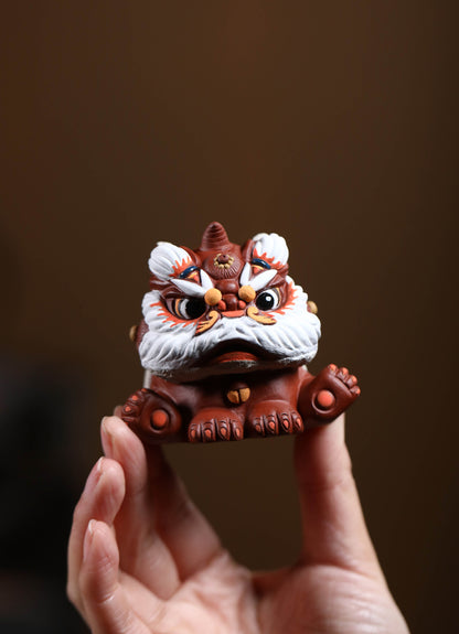Gohobi Yixing Purple Clay Lion Dance Tea Pet – Handmade Guardian Ornament