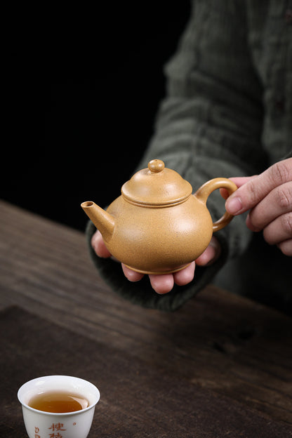 [Chingshui Tang 青水堂] Handmade Yixing Yellow Zisha Clay Teapot 120ml – Original Ore Huangjin Duan Clay Bala Shui Ping Teapot for Gongfu Tea Brewing