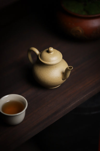 [Chingshui Tang 青水堂] Handmade Yixing Green Zisha Clay Si Ting Teapot – 130ml Original Ore Clay Gongfu Teapot with Built-in Filter