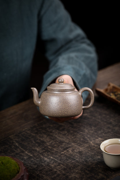 [Chingshui Tang 青水堂] Handmade Yixing Zisha Sandy Purple Clay Teapot – 170ml Original Ore Qing jiangpo Clay, Handmade Light Body with Built-in Filter, Traditional Chinese Purple Clay Teaware