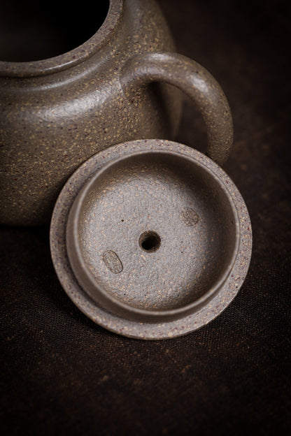 [Chingshui Tang 青水堂] Handmade Yixing Zisha Sandy Purple Clay Teapot – 170ml Original Ore Qing jiangpo Clay, Handmade Light Body with Built-in Filter, Traditional Chinese Purple Clay Teaware