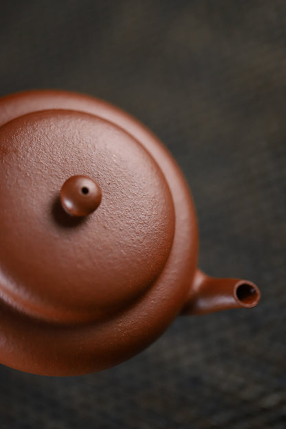 [Chingshui Tang 青水堂] Handmade Yixing Original Ore Jiangpo Sandy Purple Clay "Flat Lantern" Teapot – 150ml Thin-Walled Home Brewing Teapot with Built-in Filter