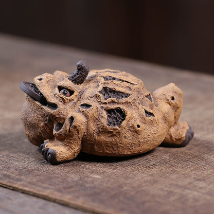 Gohobi Yixing Purple Clay Three-Legged Golden Toad Tea Pet – Handmade Lucky Ornament