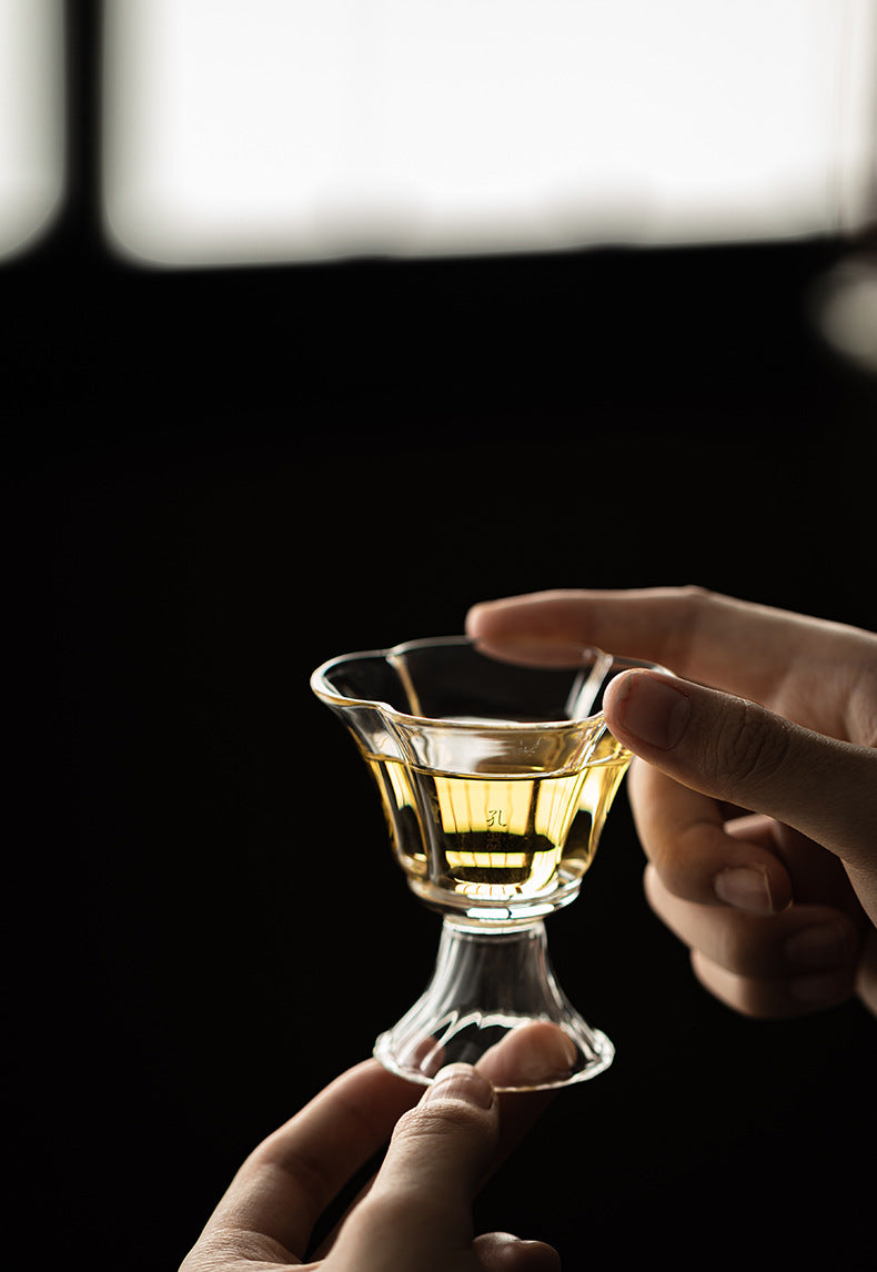 Gohobi High Borosilicate Glass Flower-Rim Swirl-Base Tall Footed Master Cup – Heat-Resistant Gongfu Tea Cup