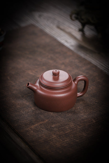 [Chingshui Tang 青水堂] Handmade Yixing Purple Zisha Clay Dezhong Teapot 150ml – Original Ore Teapot with Built-In Filter for Gongfu Tea and Home Brewing