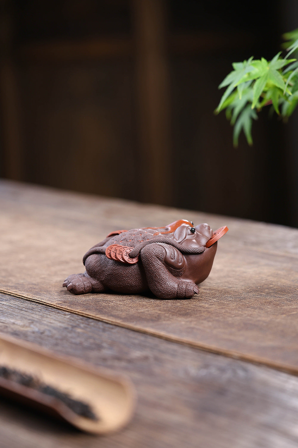 Gohobi Yixing Purple Clay Flame Golden Toad Tea Pet – Handmade Lucky Three-Legged Toad Ornament