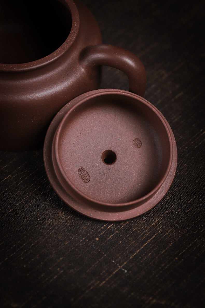 [Chingshui Tang 青水堂] Handmade Yixing Purple Zisha Clay Dezhong Teapot 150ml – Original Ore Teapot with Built-In Filter for Gongfu Tea and Home Brewing