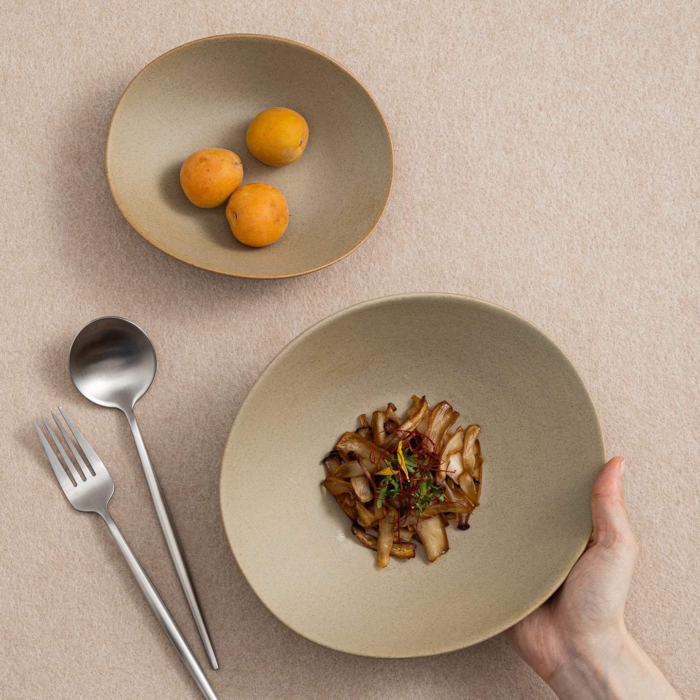 Gohobi Japanese Ceramic Irregular Salad Bowl