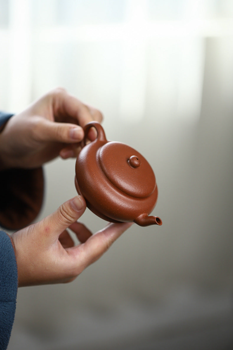 [Chingshui Tang 青水堂] Handmade Yixing Original Ore Jiangpo Sandy Purple Clay "Flat Lantern" Teapot – 150ml Thin-Walled Home Brewing Teapot with Built-in Filter