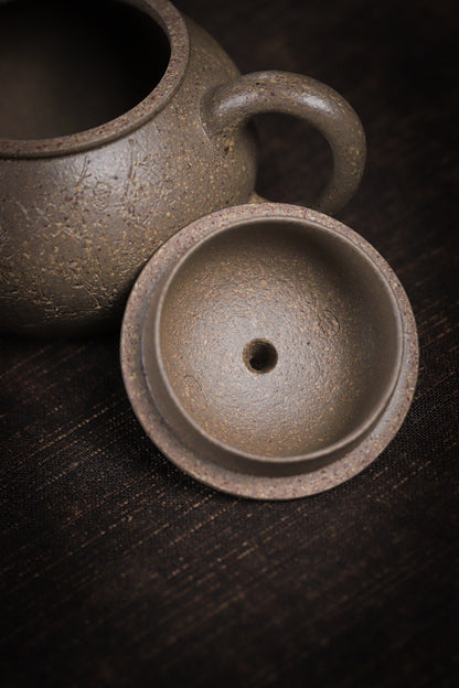 [Chingshui Tang 青水堂] Handmade Yixing Zisha Sandy Purple Clay Teapot – 130ml Handmade Original Ore Qing Jiangpo Clay Bala Shui Ping Teapot, Small Gongfu Purple Clay Teaware with Built-in Filter