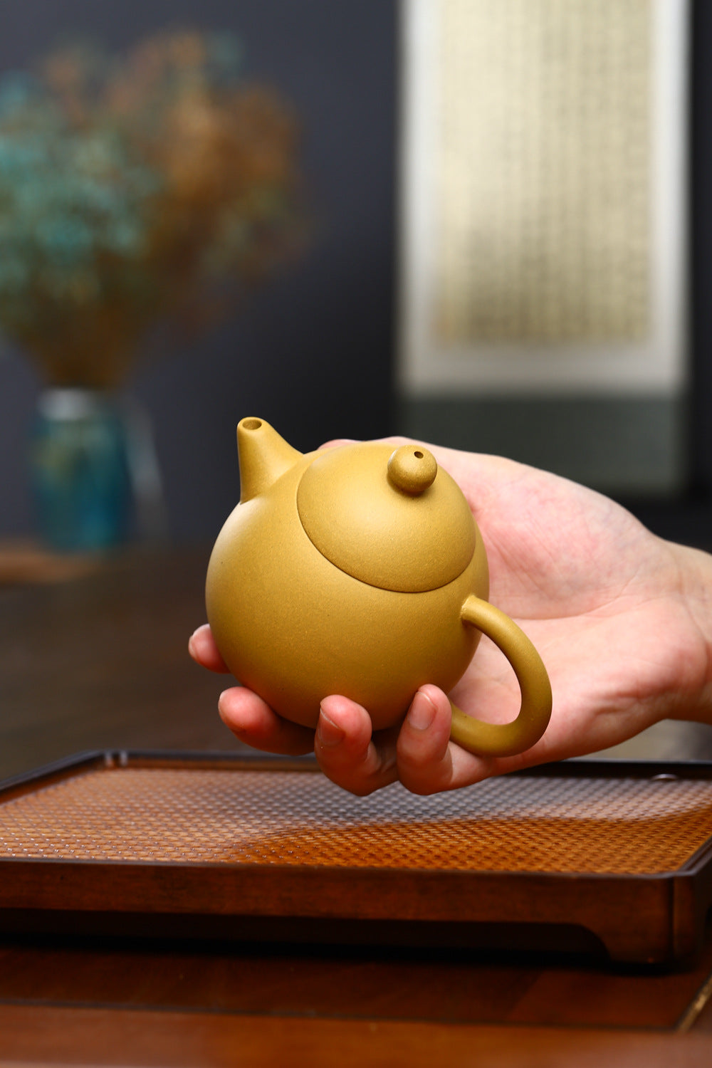 Théière en argile dorée de Yixing Gohobi en forme d'œuf de dragon