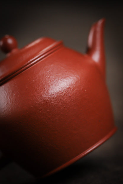 [Chingshui Tang 青水堂] Handemade Yixing Red Zisha Clay Teapot – 100ml Original Ore Zhuni, Traditional Weng-Style, Thin Body, Built-in Filter, Handmade Gongfu Teapot