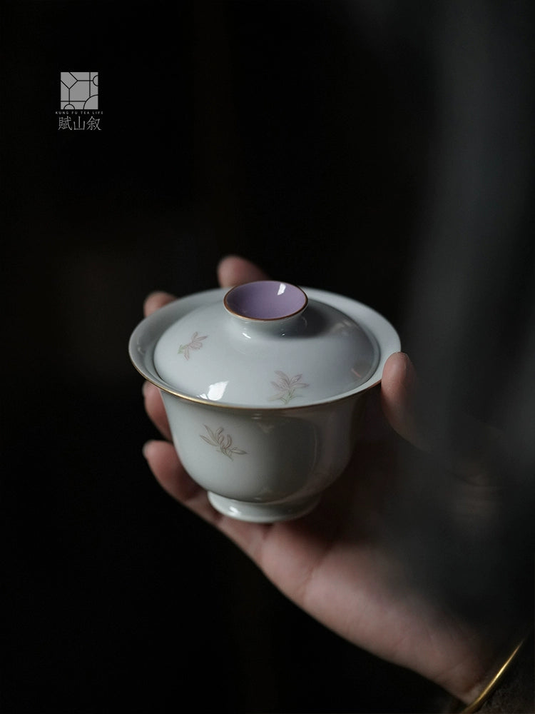 [賦山敘 x Gohobi] “Dusky Purple Orchid” Gaiwan – Handmade Jingdezhen Ceramic Tea Bowl with Heat-Resistant Design