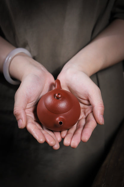 [Chingshui Tang 青水堂] Handmade Yixing Red Zisha Clay Teapot – 150ml Handmade Original Ore Raw Zhuni Clay Wen Dan Style Teapot with Built-in Filter, Small Gongfu Purple Clay Teaware