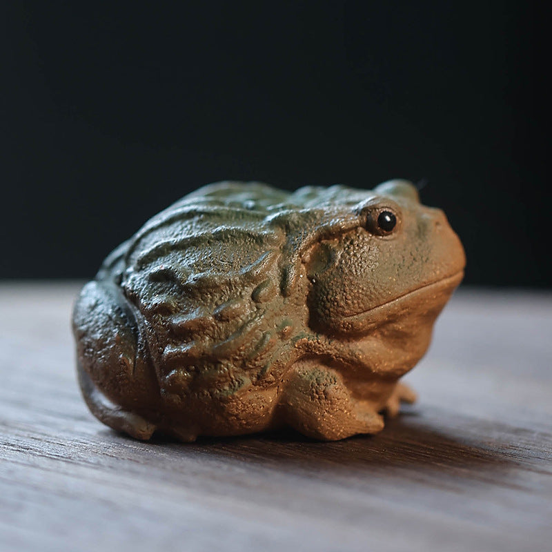 Gohobi Handmade Ceramic YiXing Clay Toad Ornament Tea pet