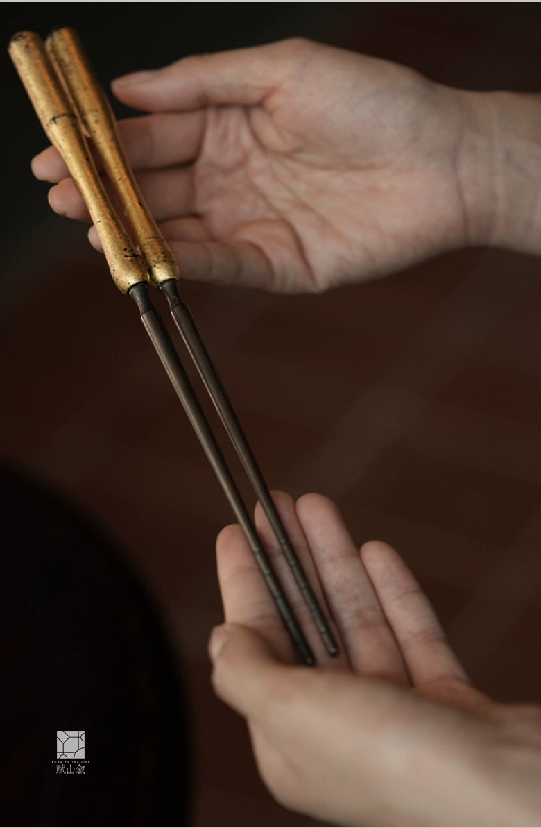 [賦山敘 x Gohobi] Handcrafted Extended Brass Charcoal Tongs – Heat-Resistant with Gilded Design, Tea Stove Accessory