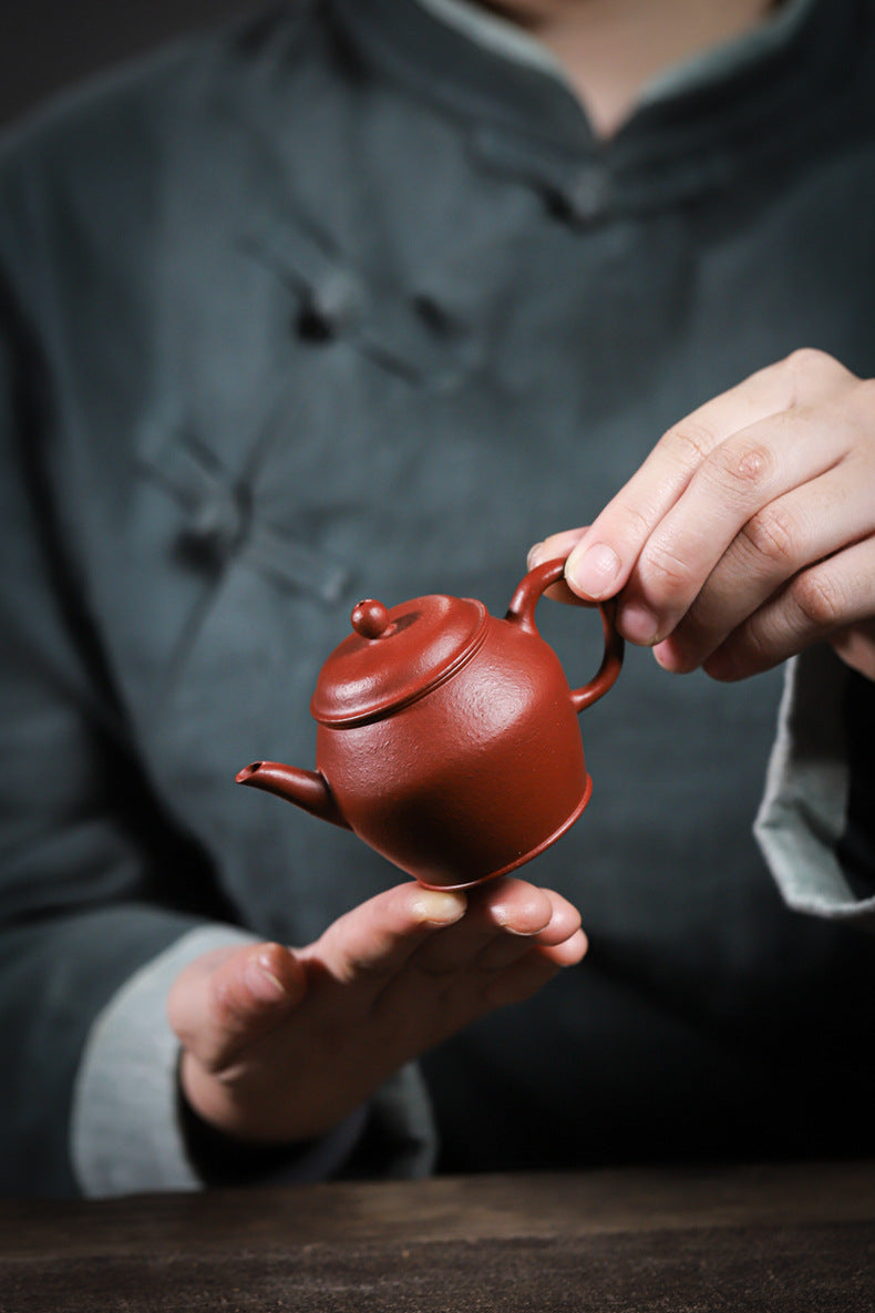 [Chingshui Tang 青水堂] Handemade Yixing Red Zisha Clay Teapot – 100ml Original Ore Zhuni, Traditional Weng-Style, Thin Body, Built-in Filter, Handmade Gongfu Teapot