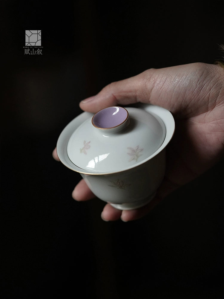 [賦山敘 x Gohobi] “Dusky Purple Orchid” Gaiwan – Handmade Jingdezhen Ceramic Tea Bowl with Heat-Resistant Design