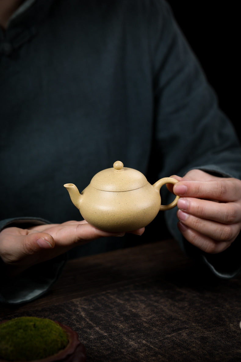 [Chingshui Tang 青水堂] Handmade Yixing Green Zisha Clay Junde Teapot – 110ml “Ben Lü” Clay Gongfu Teapot with Inner Push Hole, Thin-Walled Design for Chaozhou Brewing