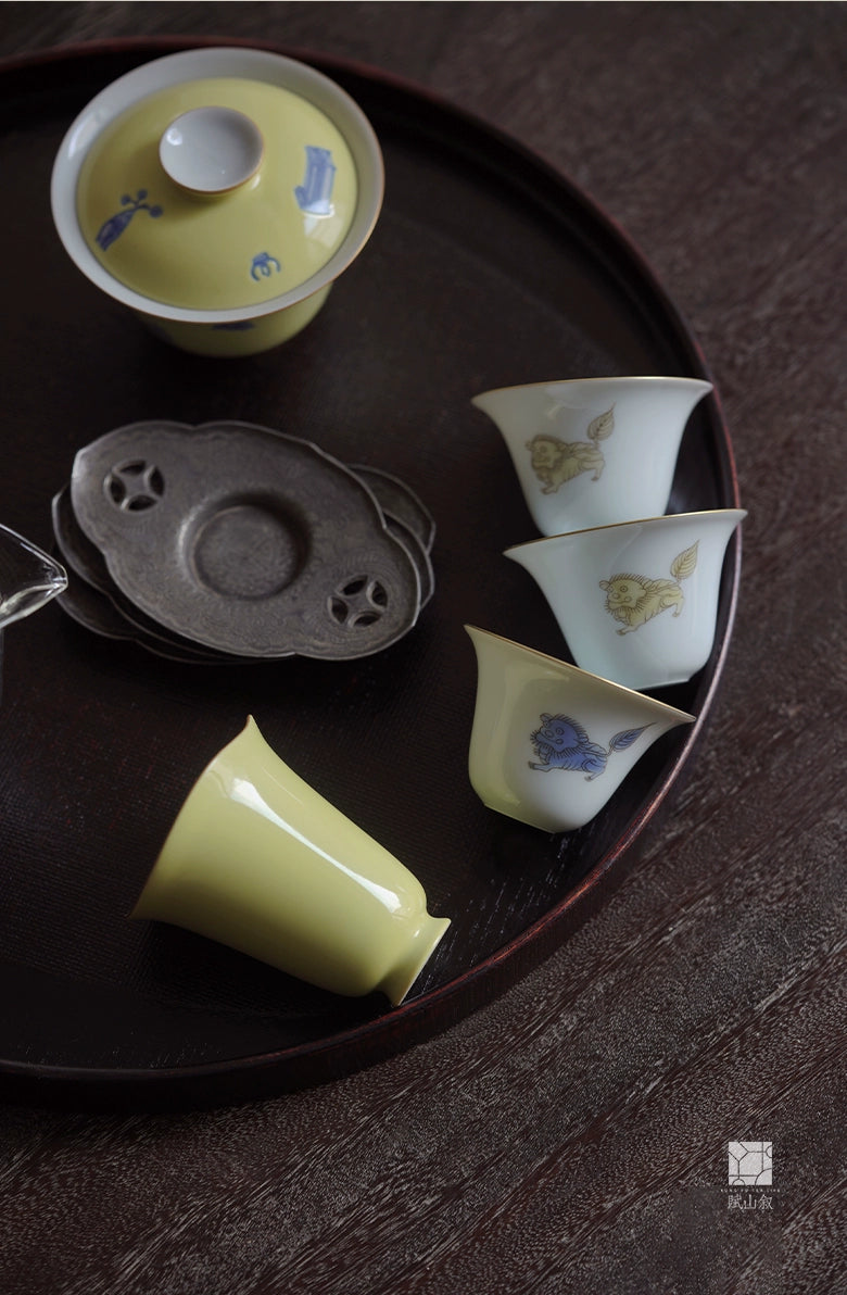 [賦山敘 x Gohobi] Hand-Painted “Playful Guardian Lion” Teacup Set – Set of 3 Gilded New Chinese Style Bell-Shaped Cups