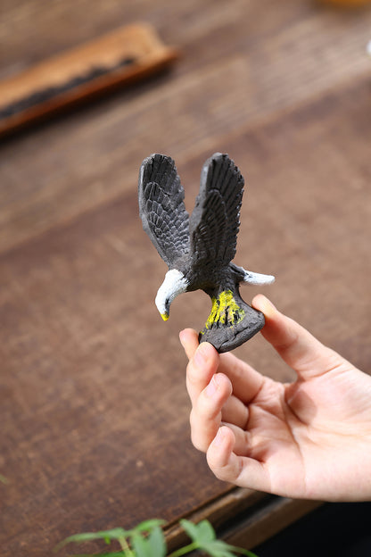 Gohobi Yixing Purple Clay Eagle Tea Pet – Hand-Painted Bird Ornament