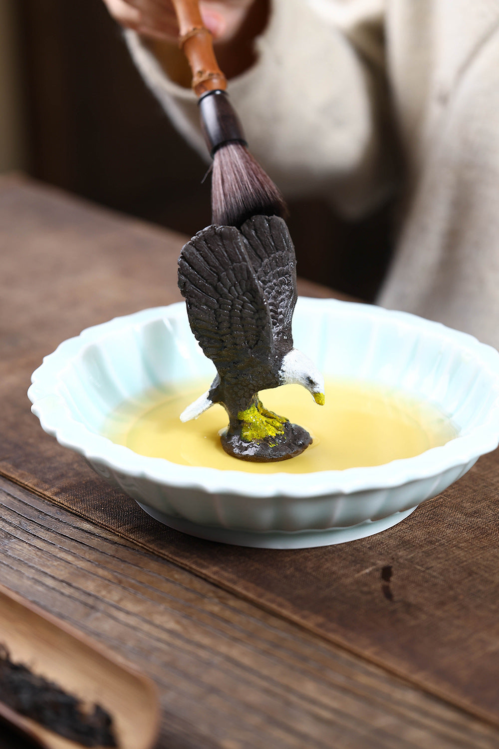 Gohobi Yixing Purple Clay Eagle Tea Pet – Hand-Painted Bird Ornament