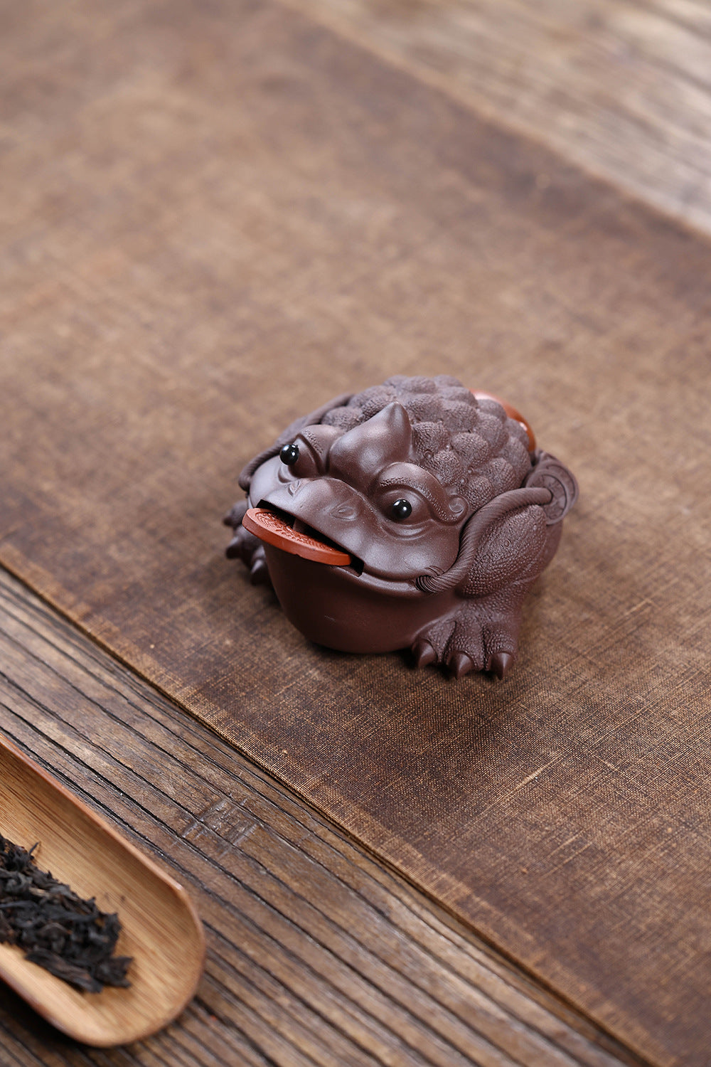 Gohobi Yixing Purple Clay Flame Golden Toad Tea Pet – Handmade Lucky Three-Legged Toad Ornament