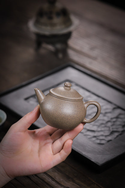 [Chingshui Tang 青水堂] Handmade Yixing Zisha Sandy Purple Clay Teapot – 130ml Handmade Original Ore Qing Jiangpo Clay Bala Shui Ping Teapot, Small Gongfu Purple Clay Teaware with Built-in Filter