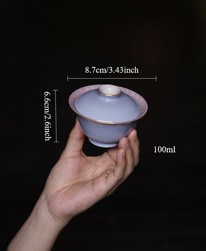 [賦山敘 x Gohobi] “Cloud Mountain & Peach” Gaiwan – Hand-Painted Pastel Ceramic Tea Bowl with Double-Wall Heat-Resistant Design
