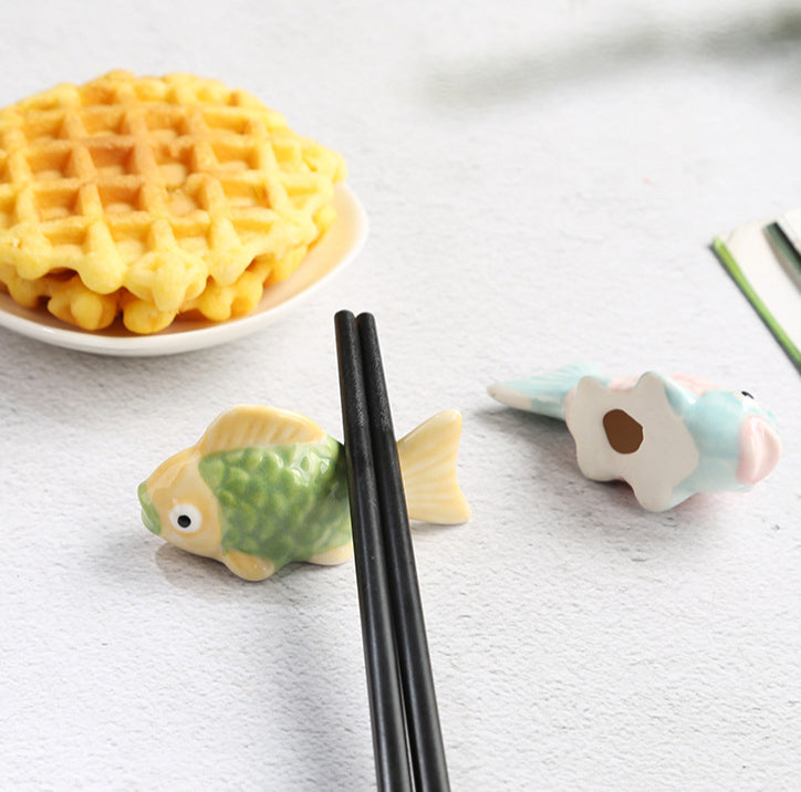 Gohobi Colourful Goldfish Chopstick Rest