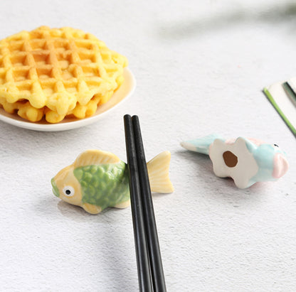 Gohobi Colourful Goldfish Chopstick Rest