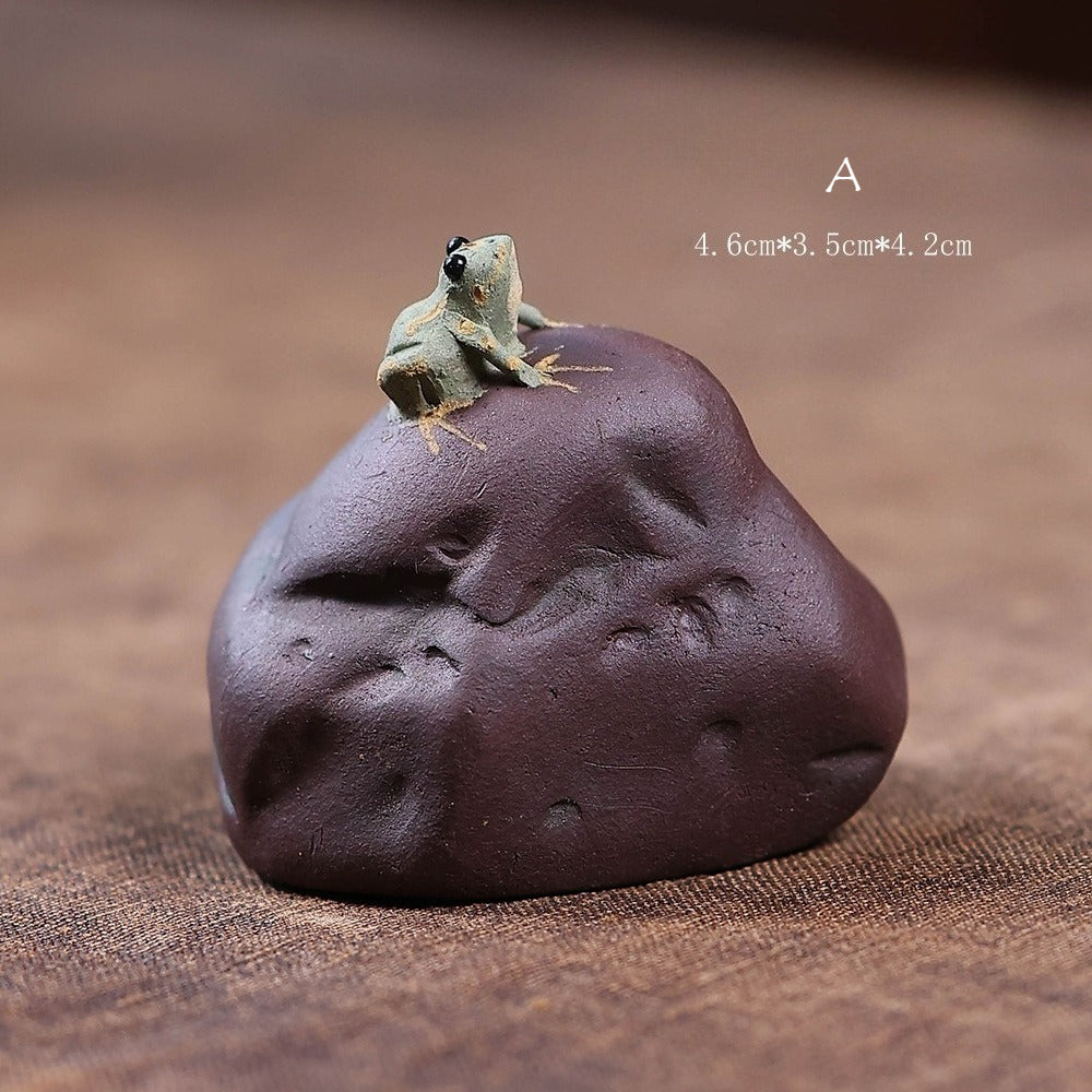 Gohobi Yixing Purple Clay Lotus Frog Tea Pet – Handmade Water-Spraying Lucky Ornament