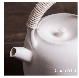 Gohobi Handmade Japanese White Mud Beam Teapot – Charcoal-Inspired Ceramic Kettle (750ml)