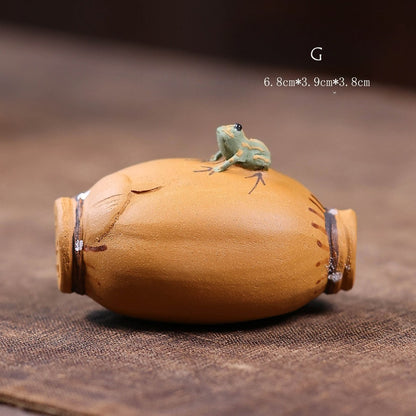 Gohobi Yixing Purple Clay Lotus Frog Tea Pet – Handmade Water-Spraying Lucky Ornament