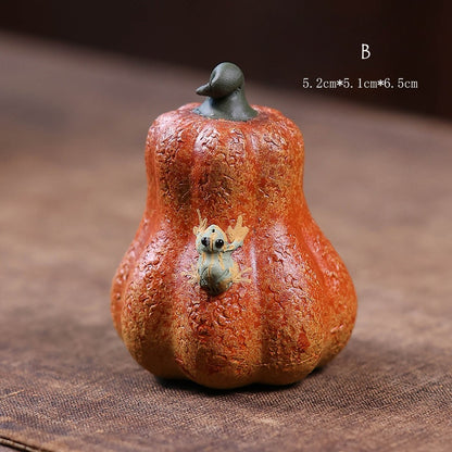 Gohobi Yixing Purple Clay Gourd Frog Tea Pet – Handmade Water-Spraying Ornament