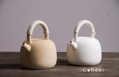Gohobi Handmade Japanese White Mud Beam Teapot – Charcoal-Inspired Ceramic Kettle (750ml)