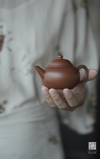 [賦山敘 x Gohobi] Original Ore Zhuni “Xiaoshui Ping” Red Zisha Clay Teapot – Handmade Chaozhou-Style Gongfu Yixing Teapot