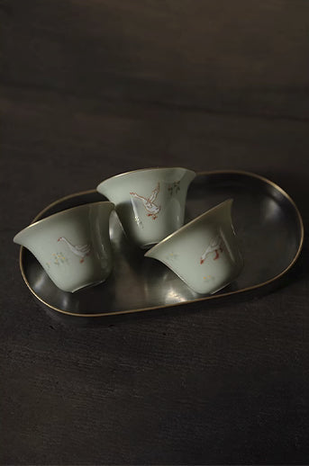 [賦山敘 x Gohobi] Ensemble de tasses à thé Celadon « Oie joueuse » – 3 tasses à thé Gongfu en céramique peintes à la main pour un usage domestique