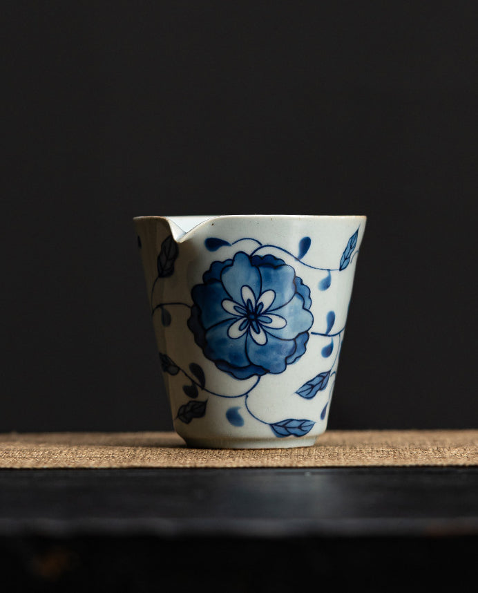 Gohobi Blue and White Twining Lotus Fair Cup