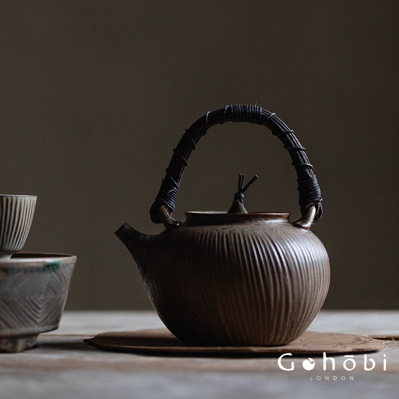 Gohobi Japanese Pottery Rattan-Woven Teapot – Handmade Open Flame Kettle (500ml, 2 Colours)