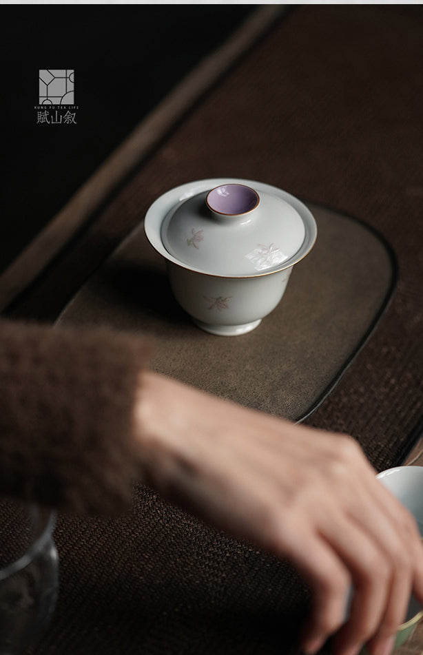 [賦山敘 x Gohobi] “Dusky Purple Orchid” Gaiwan – Handmade Jingdezhen Ceramic Tea Bowl with Heat-Resistant Design